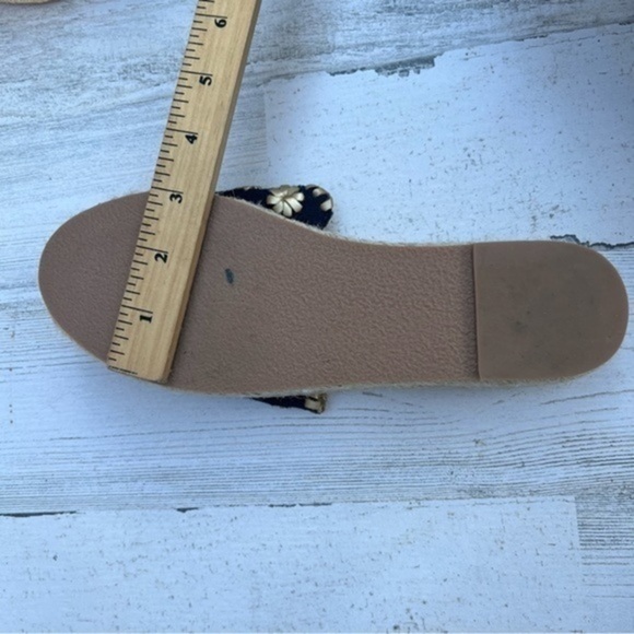 Jack Rogers Navy and Gold Sandals - Picture 11 of 13